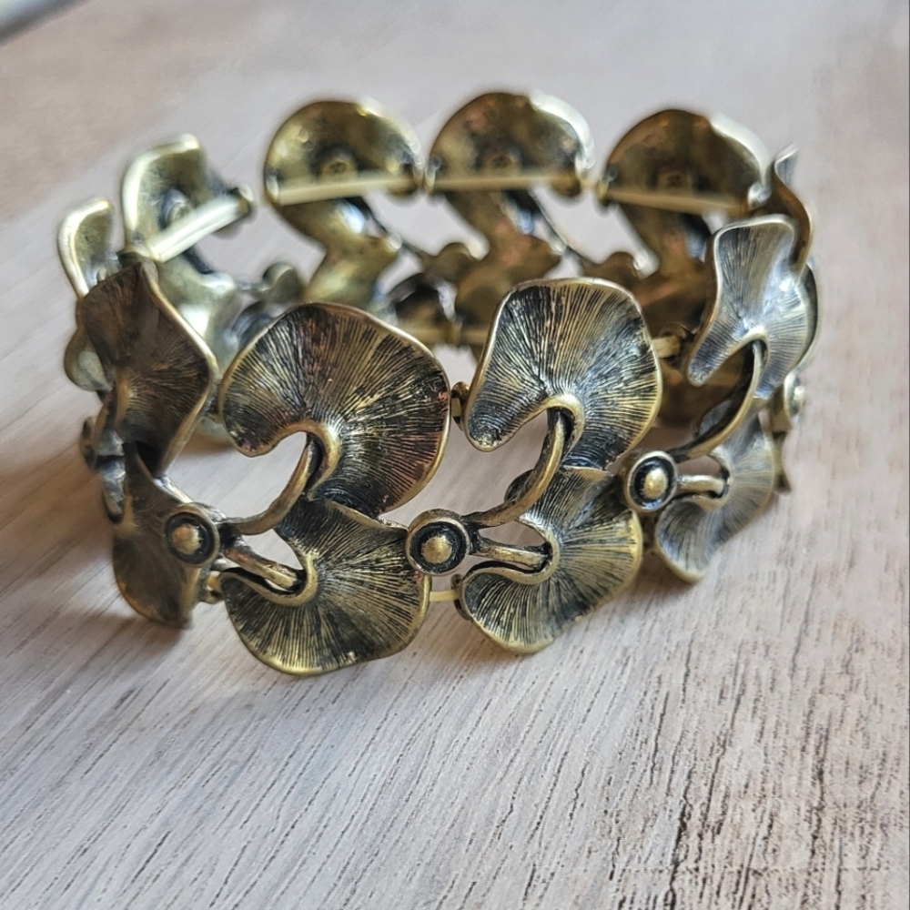 1950s Ginko Leaf Stretch Bracelet